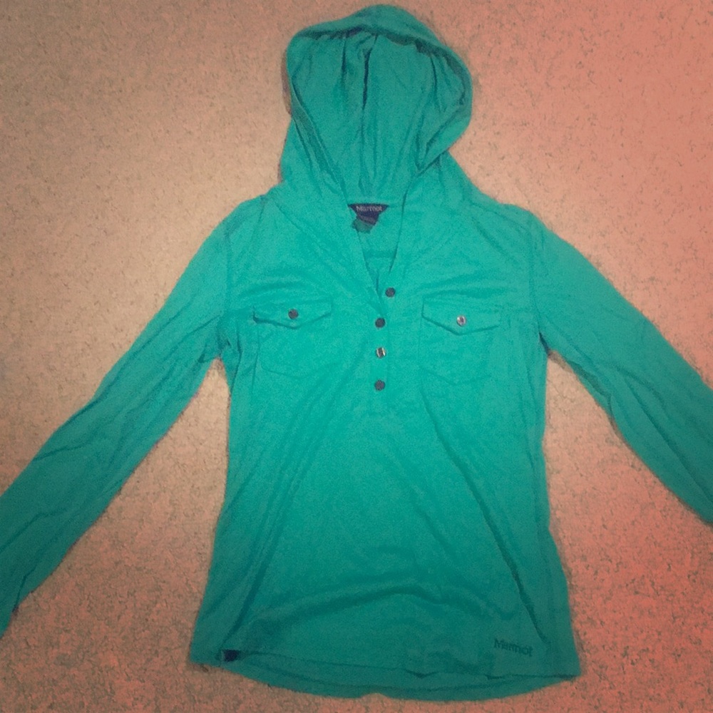 Green/teal long sleeve (or wear shorter)